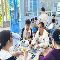 RỘN RÀNG THÍ SINH TỪ KHẮP NƠI ĐẾN VỚI KGC