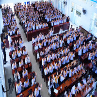 HƠN 700 TÂN SINH VIÊN TRUNG CẤP RỘN RÀNG NGÀY NHẬP HỌC